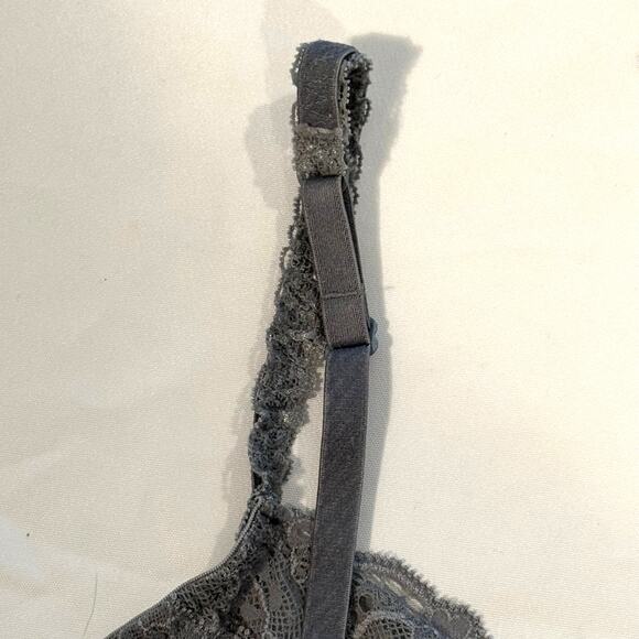 Two Victoria's Secret PINK Lace Bralettes Gray and Purple Size Medium - Picture 4 of 16